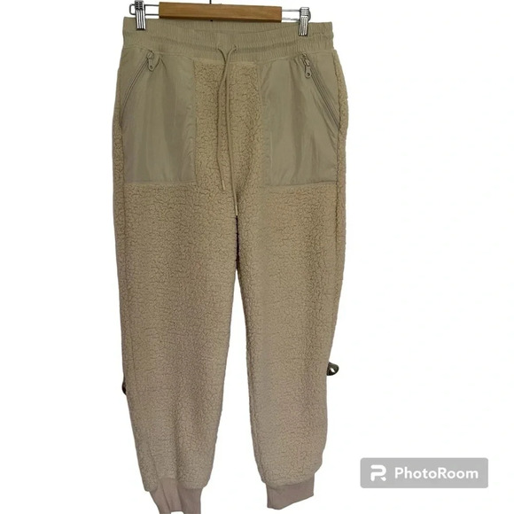 Aerie Offline Sherpa Cream Drawstring Sweat Pants Size Medium - Picture 1 of 12